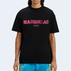 메종 마르지엘라 로고 그래픽 프린트 티셔츠 블랙